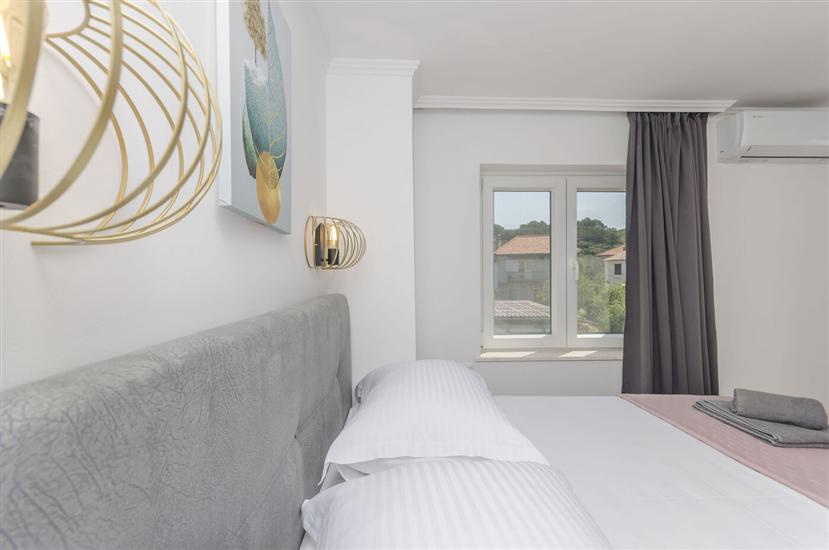 Apartment A1, for 5 persons