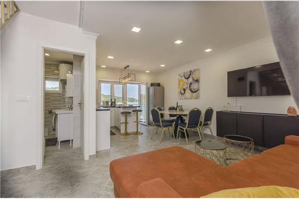 Apartment A1, for 5 persons