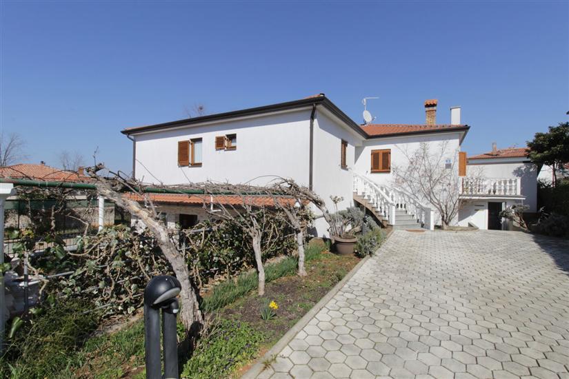 Апартамент Katarina Zambratija 3