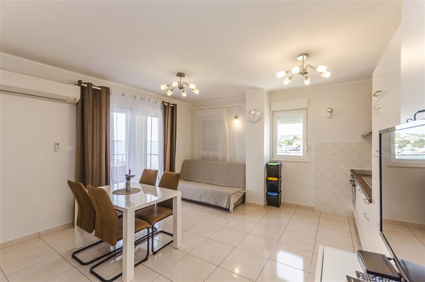 Apartment A6, for 6 persons