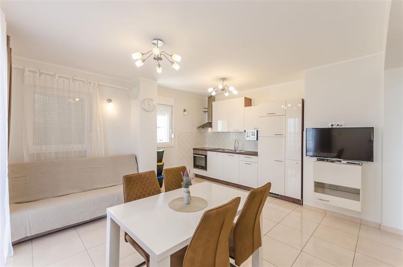 Apartment A6, for 6 persons