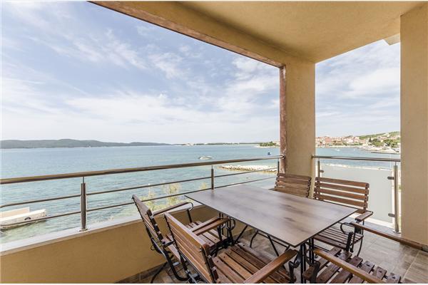 Apartment A6, for 6 persons