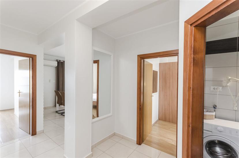 Apartment A6, for 6 persons