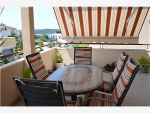 Appartement Svrco Zaboric (Sibenik), Kwadratuur 45,00 m2, Lucht afstand tot de zee 180 m, Lucht afstand naar het centrum 500 m