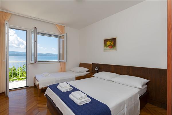 Apartment A1, for 5 persons