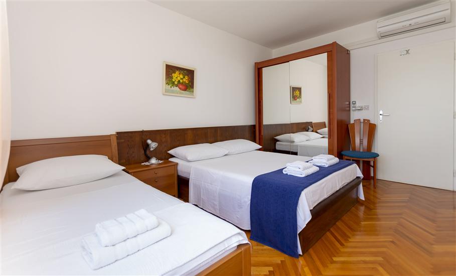 Apartment A1, for 5 persons