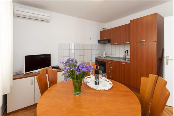 Apartment A1, for 5 persons