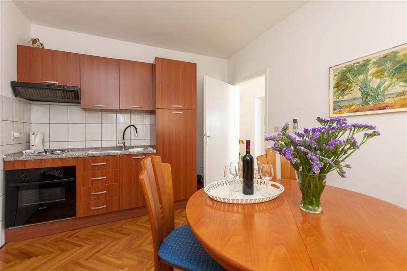 Apartment A1, for 5 persons