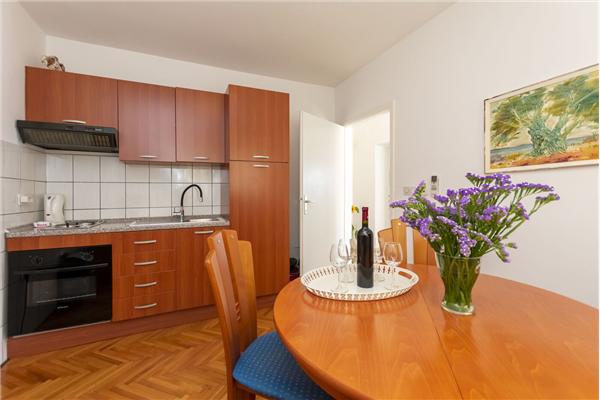 Apartment A1, for 5 persons