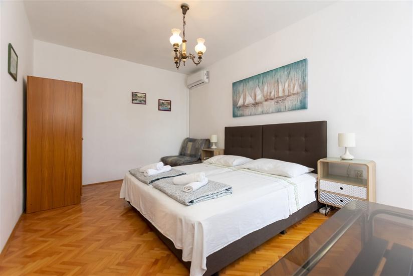 Apartment A1, for 8 persons