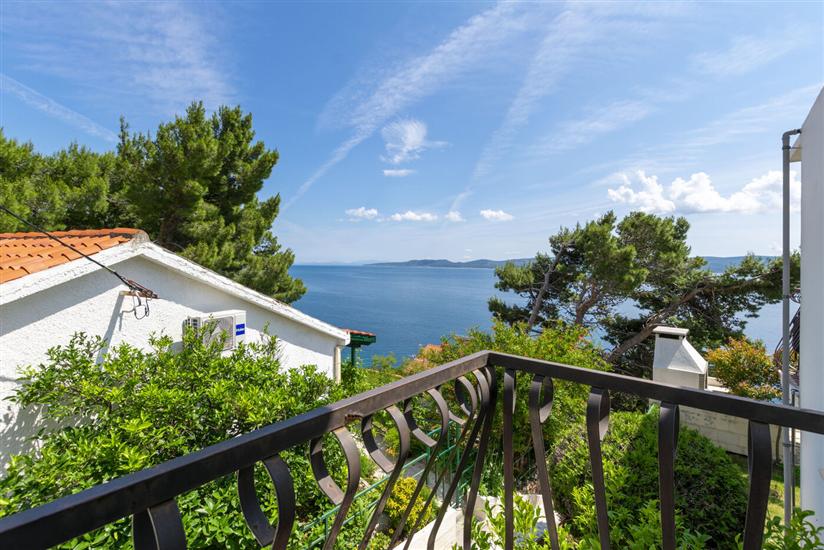 Apartment A1, for 8 persons