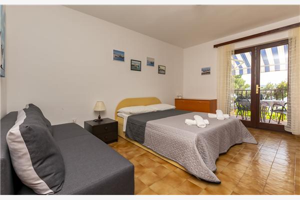 Apartment A1, for 8 persons