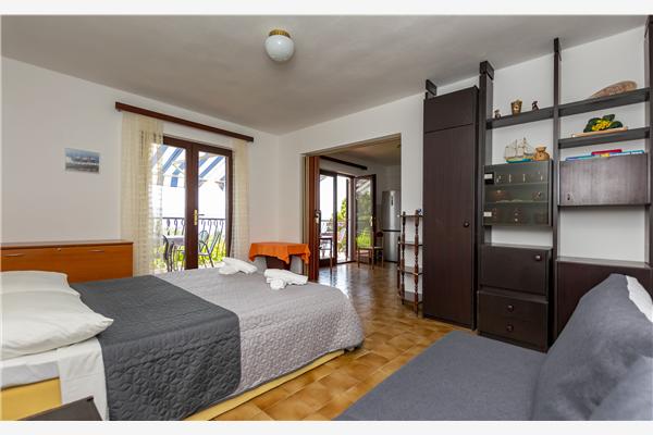 Apartment A1, for 8 persons