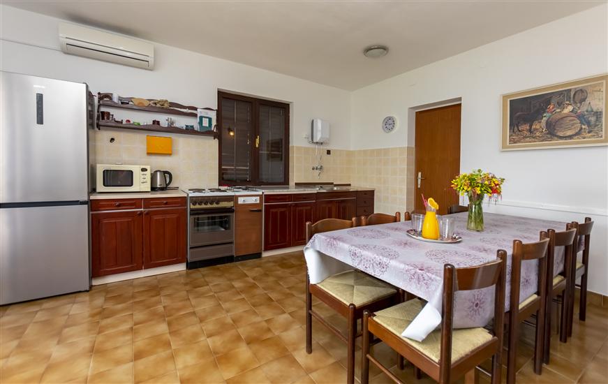 Apartment A1, for 8 persons