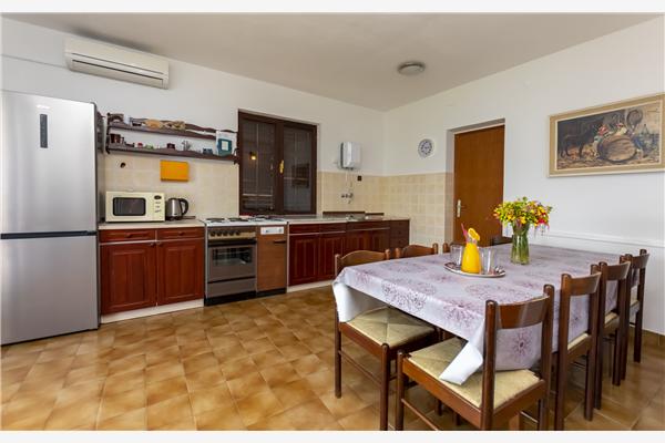 Apartment A1, for 8 persons