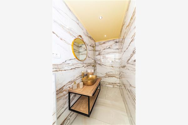 House K1, for 12 persons