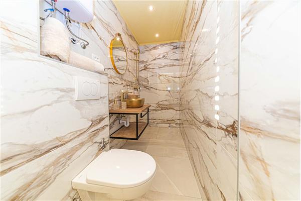 House K1, for 12 persons