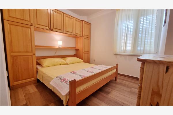 Apartment A1, for 5 persons