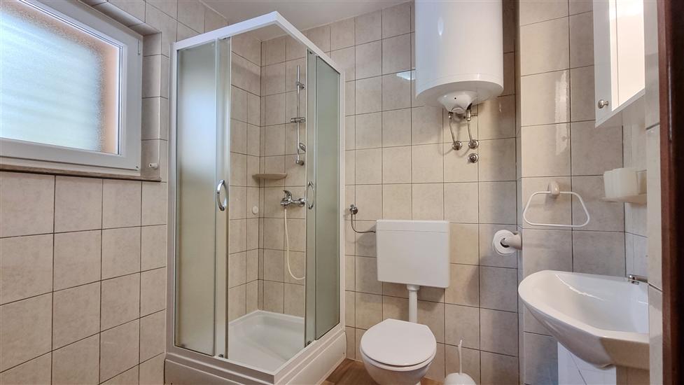 Apartment A1, for 5 persons