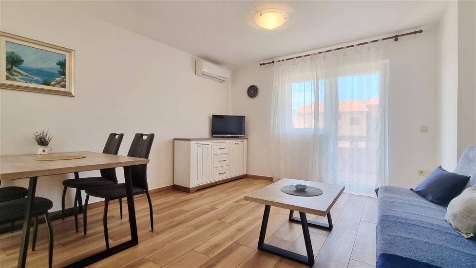 Apartment A1, for 5 persons