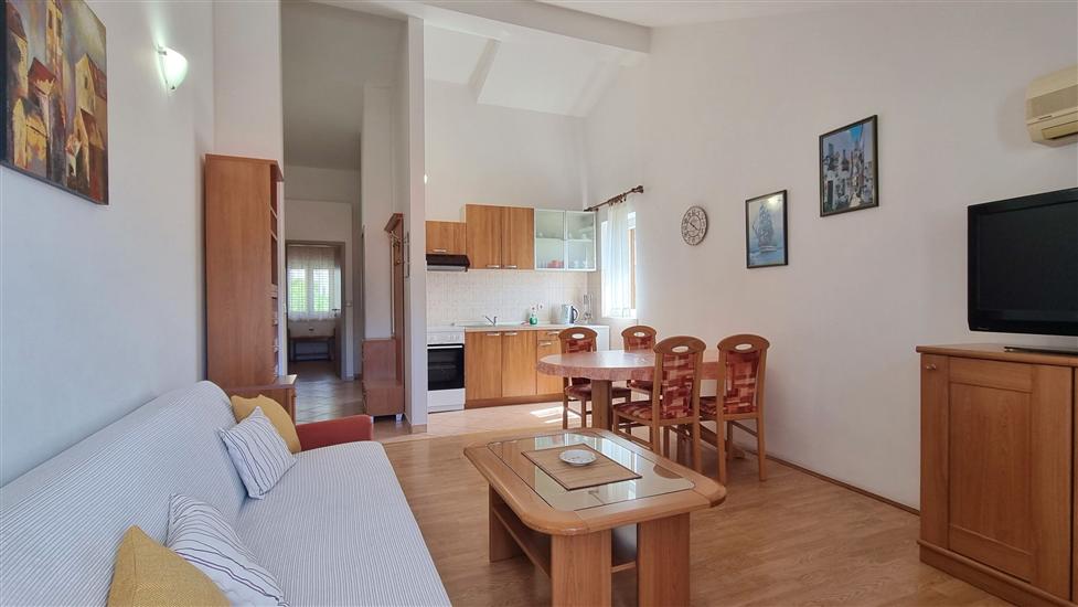 Apartment A2, for 5 persons
