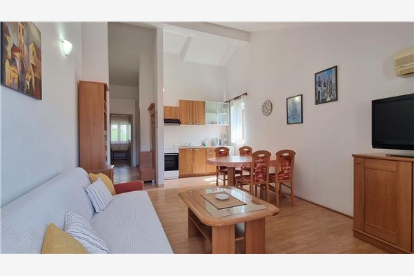 Apartment A2, for 5 persons