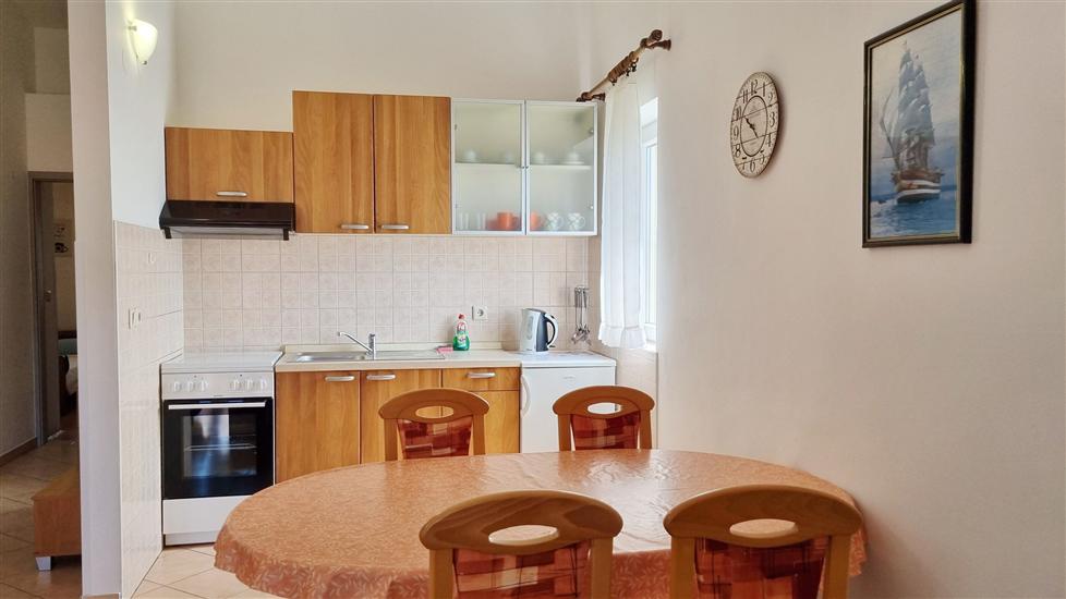 Apartment A2, for 5 persons