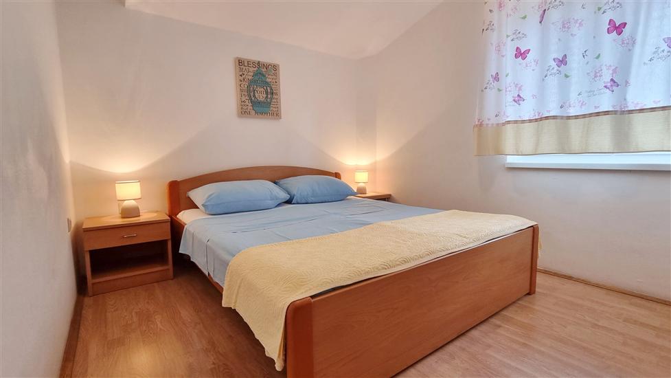 Apartment A2, for 5 persons