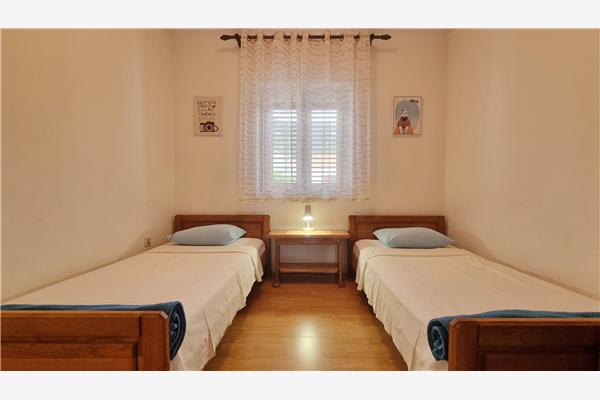 Apartment A2, for 5 persons