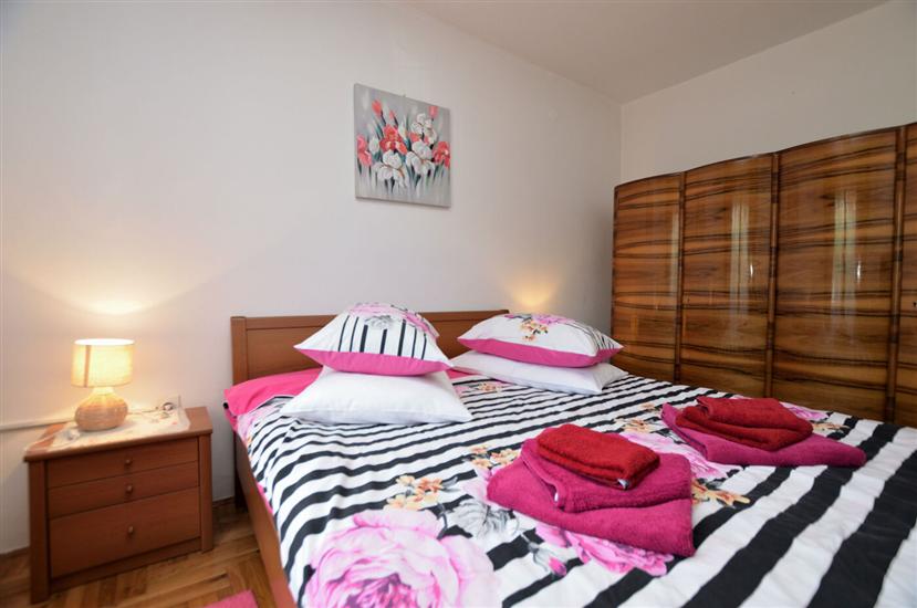 Room S2, for 2 persons