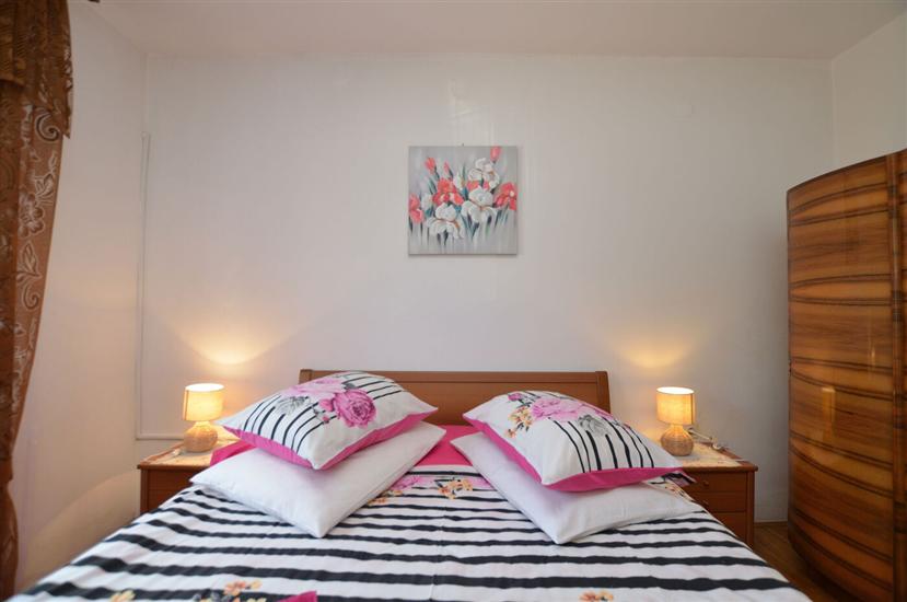 Room S2, for 2 persons