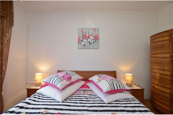 Room S2, for 2 persons