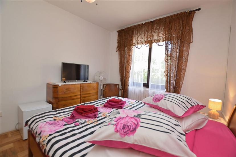 Room S2, for 2 persons