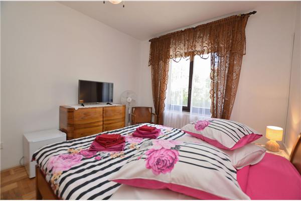 Room S2, for 2 persons