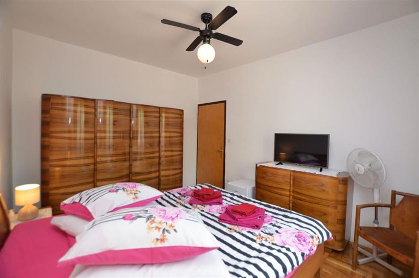 Room S2, for 2 persons