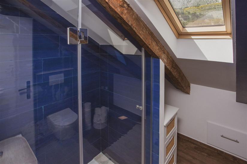 Apartment A2, for 6 persons