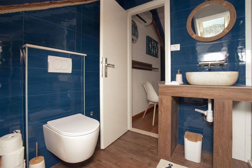 Apartment A2, for 6 persons