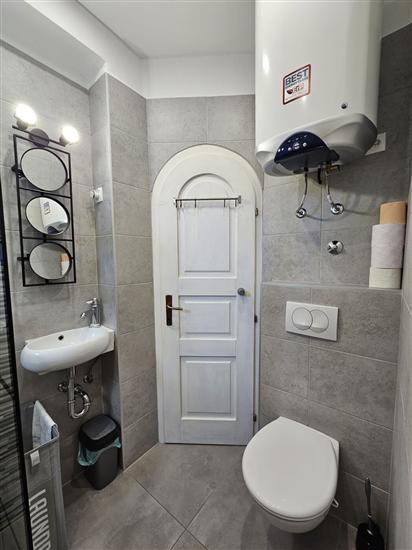 Apartment A1, for 5 persons