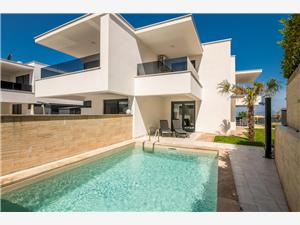 Villa Tissen Malinska - eiland Krk, Kwadratuur 125,00 m2, Accommodatie met zwembad