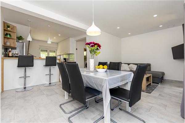 Apartment A1, for 6 persons