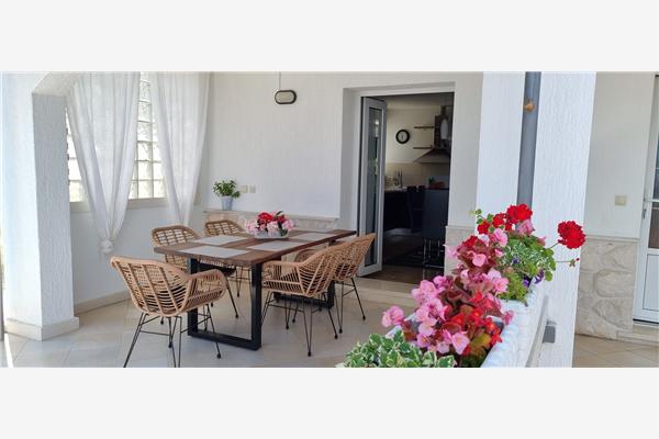 Apartment A1, for 5 persons