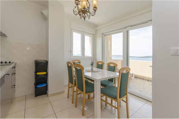 Apartment A5, for 6 persons