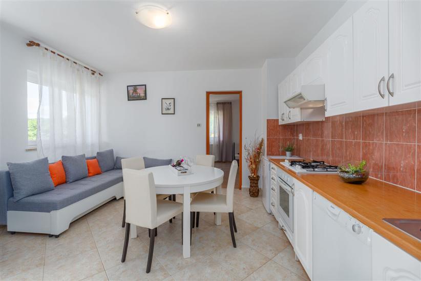 House K1, for 12 persons