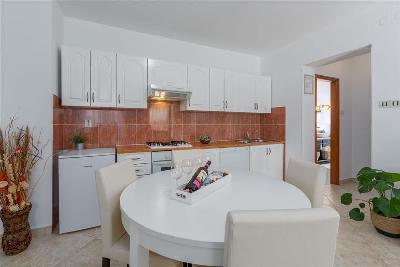 House K1, for 12 persons