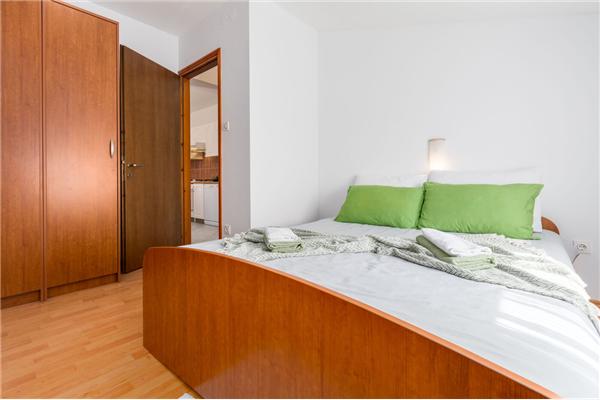 House K1, for 12 persons