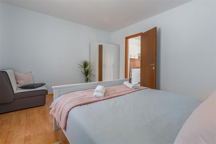 House K1, for 12 persons