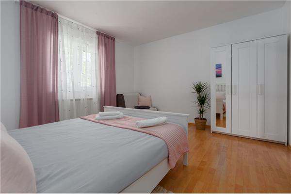 House K1, for 12 persons