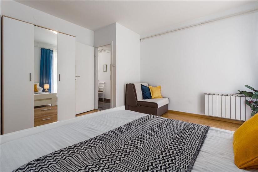 House K1, for 12 persons