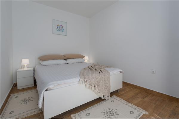 House K1, for 12 persons