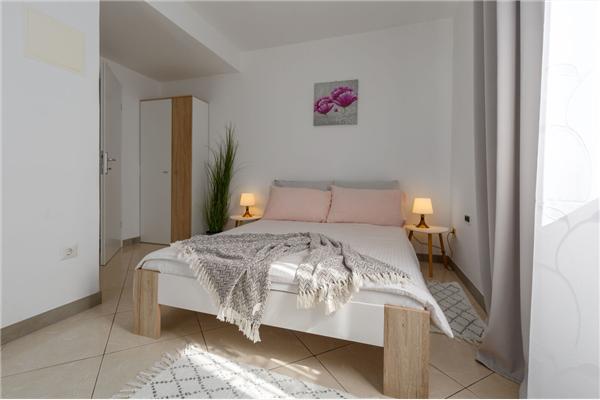 House K1, for 12 persons